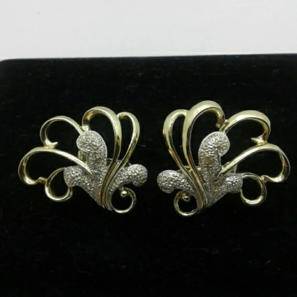 N/A gold color